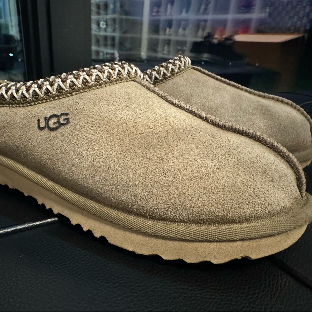 UGG Tasman
